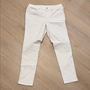 Lululemon White Straight-Leg Pants stretchy